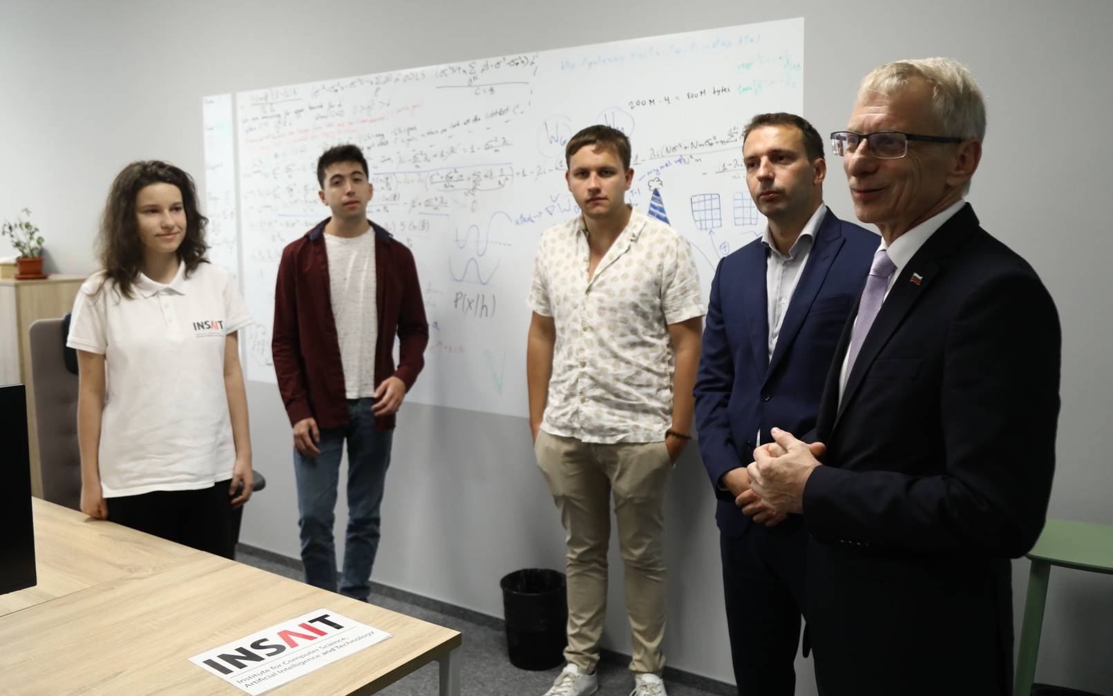 Премиерът Денков в Института за компютърни науки, изкуствен интелект и технологии (INSAIT) 